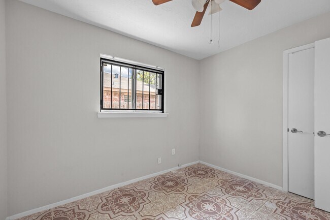 Building Photo - 6639 Indian Falls Dr