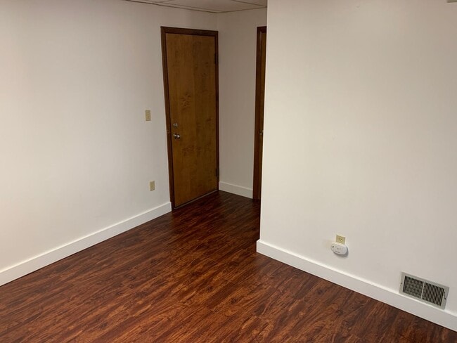 Building Photo - 635 Monongahela Ave
