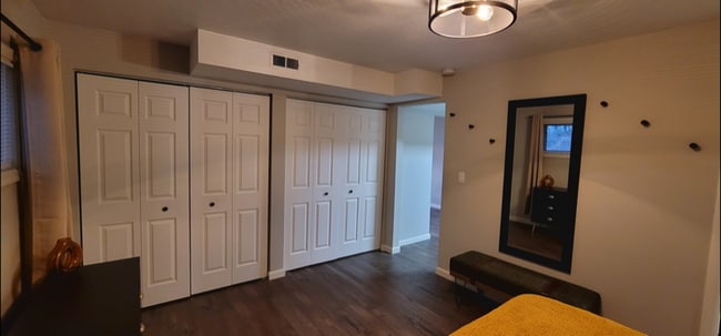 Building Photo - 1410 Cherrywood Dr