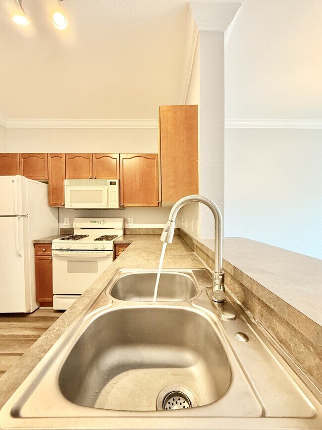 Building Photo - 2725 Via Cipriani