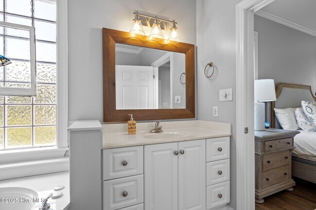 Building Photo - 8632 Sound Dr