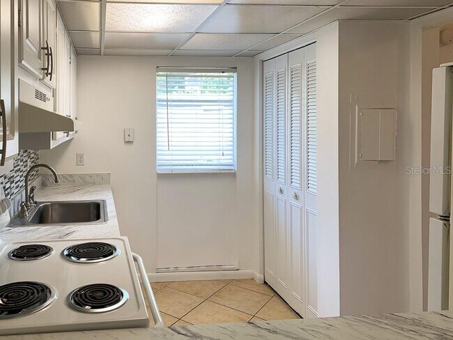 Building Photo - 605 SW 75th St