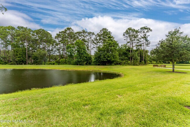 Building Photo - 39 Woodmere Ln