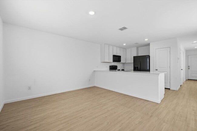 Building Photo - 924 Blue Heron Dr