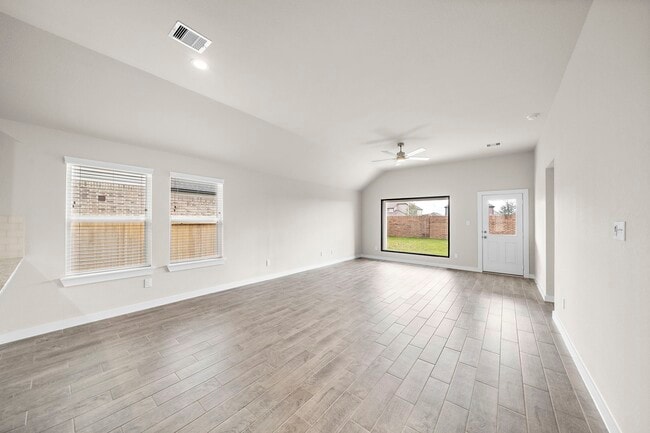 Building Photo - 3327 Tilley Dr