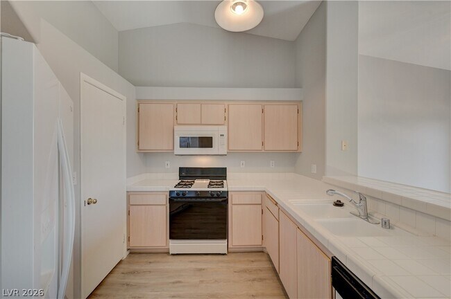 Building Photo - 6201 E Lake Mead Blvd
