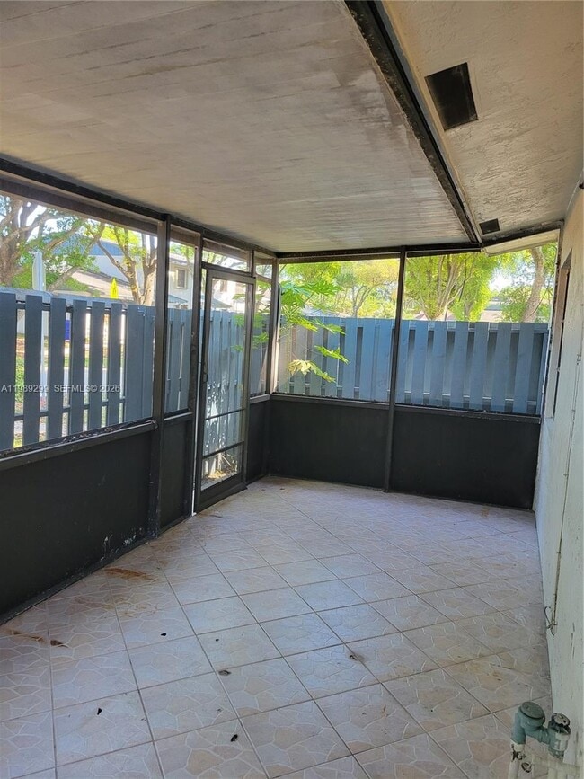 Building Photo - 3621 SW 69th Terrace