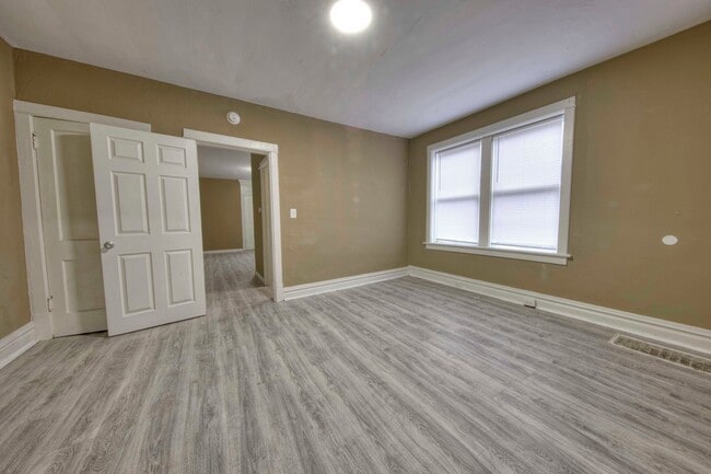 Building Photo - 307-309 Eichelberger