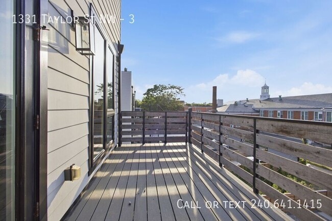Building Photo - 1331 Taylor St NW