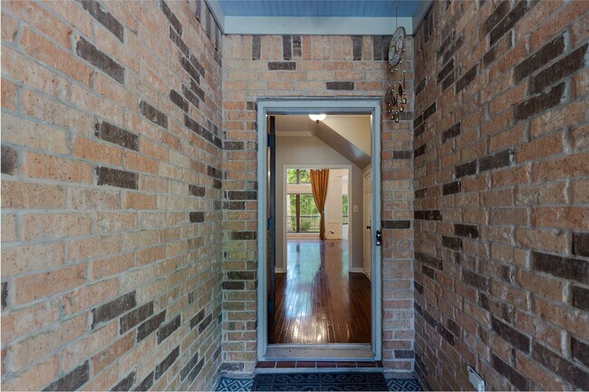 Building Photo - 9 Mallard Glen Pl