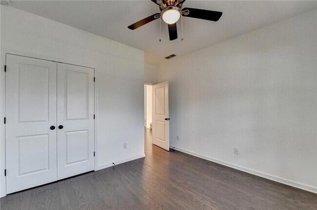 Building Photo - 5650 Bergeson Wy