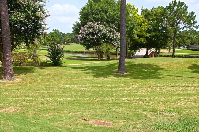 Building Photo - 8511 Cross Country Dr