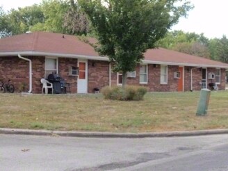 Primary Photo - 1320-1336 Woodland Dr