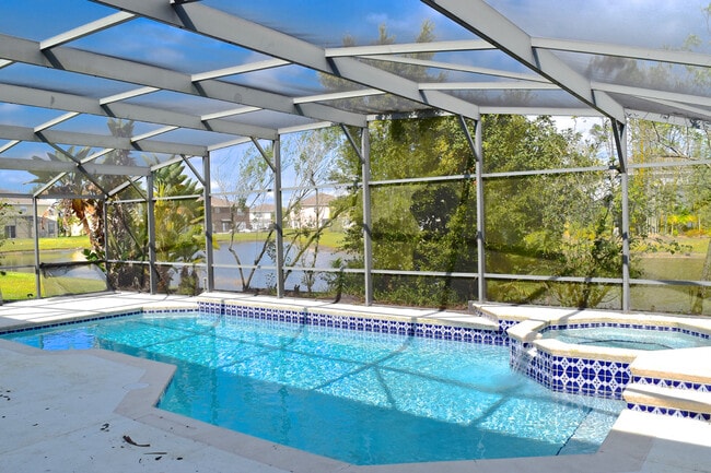 Building Photo - Avalon Park Pool Home - Gated Street - 7 B...
