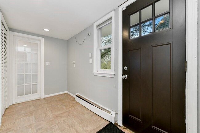 Building Photo - 5 Clarken Ct