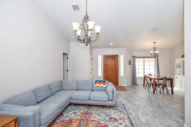Building Photo - Pool home for rent June 1, 2025