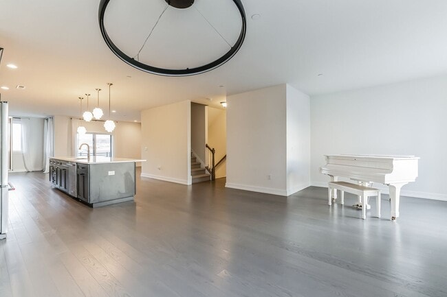 Building Photo - Stunning Carriage Home in the King of Prussia Town Center