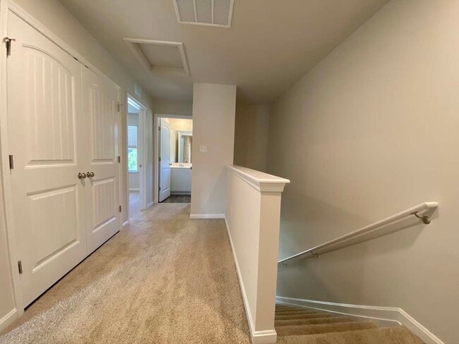 Building Photo - 407 Mardella Dr