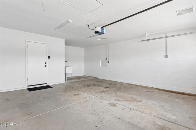 Building Photo - 5401 E Beck Ln