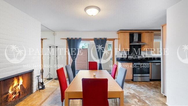 Building Photo - 3582 Governor Dr