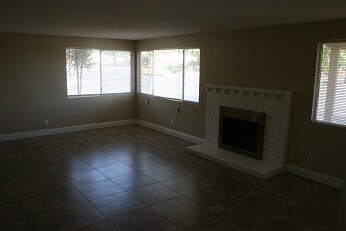 Building Photo - BEAUTIFUL 4bd 2ba NE Bakersfield 93306 $19...