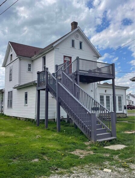 Primary Photo - 437 Maple Ave