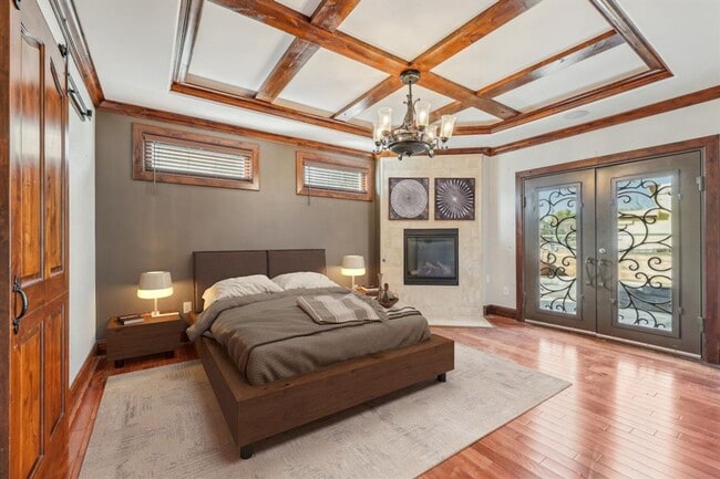 Building Photo - Incredible Unique Downtown Estate
