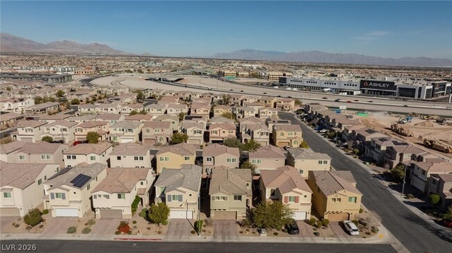 Building Photo - 8924 Willow Break Ave