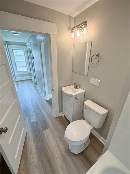 Building Photo - 422 Glen Ave