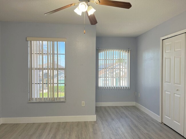 Building Photo - 212 Purslane Pass