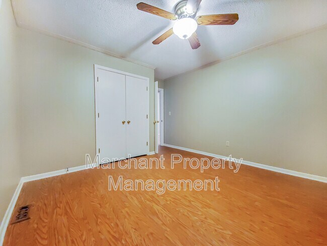 Building Photo - 106 Setters Ct