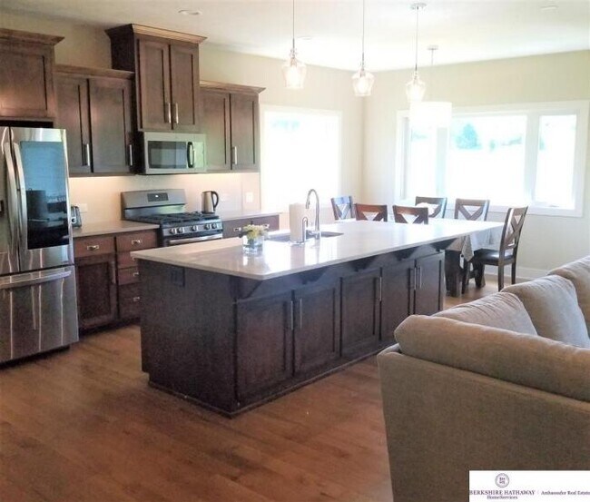 Building Photo - 4 bedroom in Omaha NE 68022