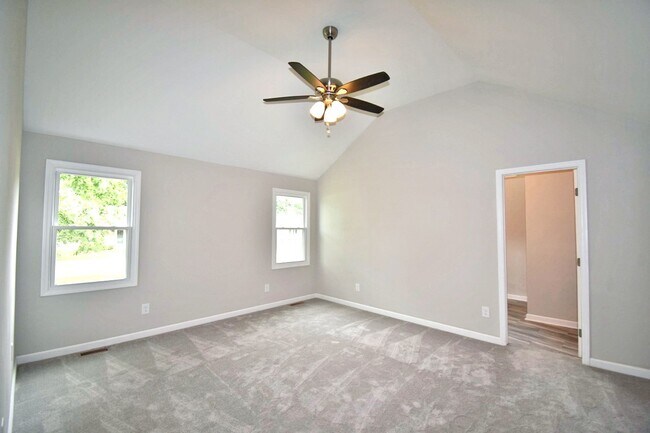 Building Photo - Beautifully remodeled 4BR/2BA one level home in M'boro, triple Rockvale schools!