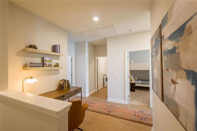 Building Photo - 622 Shallowford Rd