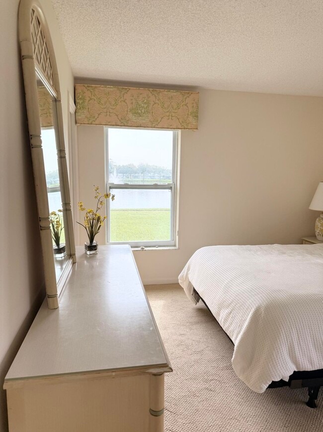 Building Photo - 734 Nantucket Cir