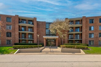 Building Photo - 1405 E Central Rd