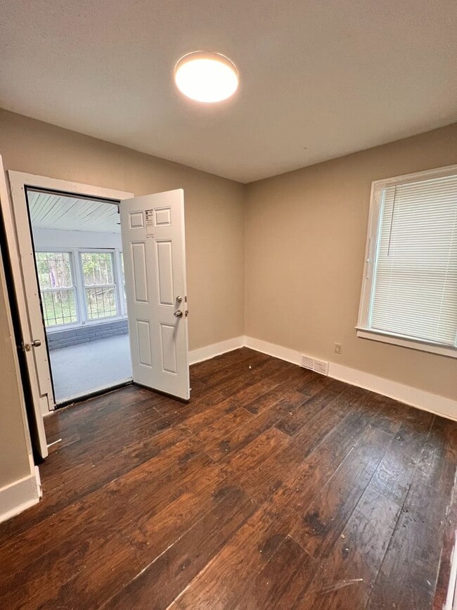 Building Photo - Section 8 welcome