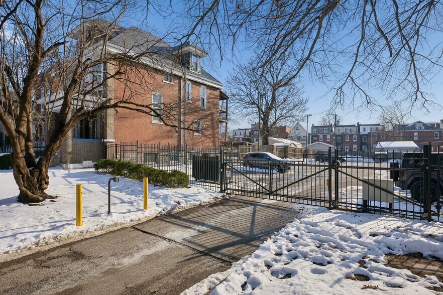 Building Photo - 4228 McPherson Ave