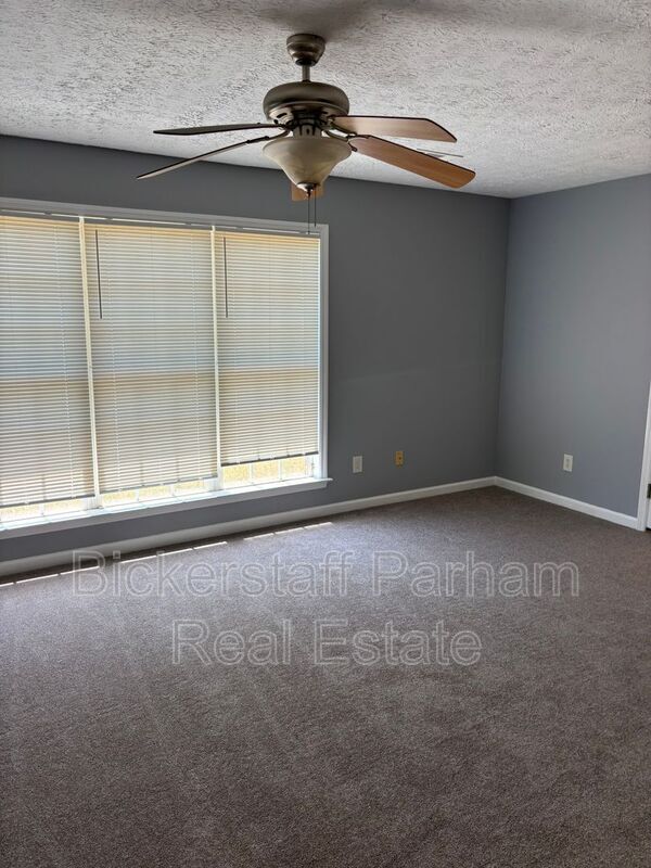 Building Photo - 1070 Watervalley Dr