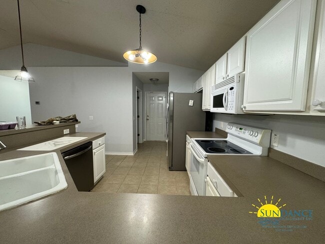 Building Photo - Solar Energy in desirable Hidden Shores of Gulf Breeze Neighborhood!