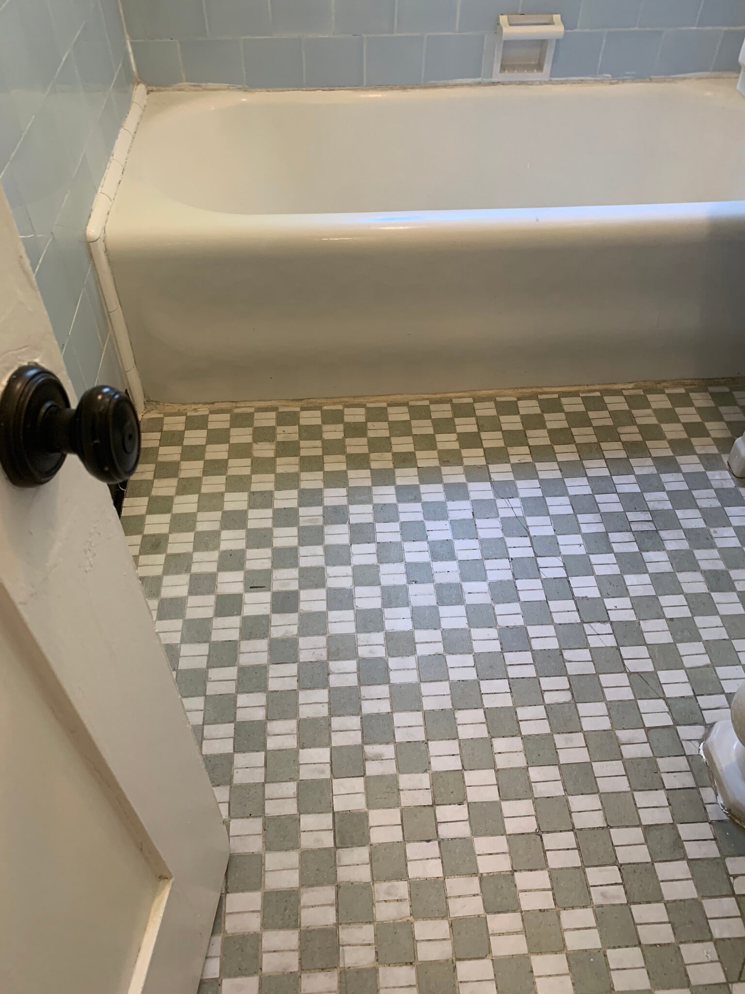 Building Photo - 802 N Sweetzer Ave