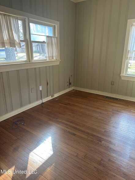 Building Photo - 3564 Cowan Pl