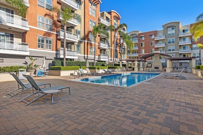 Building Photo - View Condo in Luxury Gated Community
