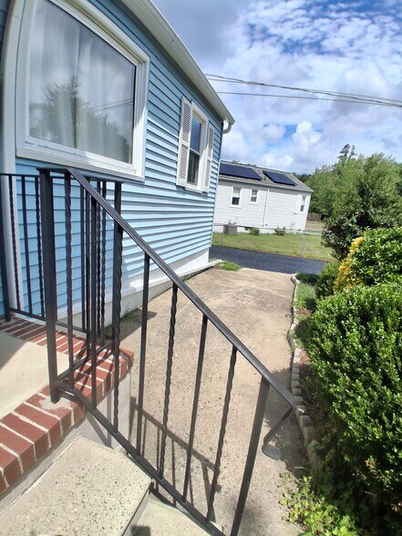 Building Photo - 1008 Prince Ave