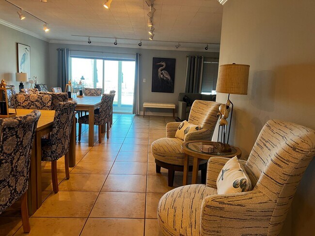 Building Photo - 2BD/2BA on the Gulf of Mexico!