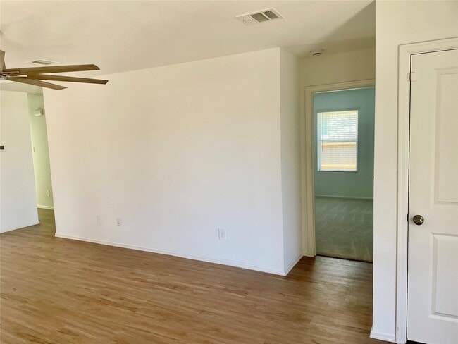 Building Photo - 221 Crystal Bay Ln