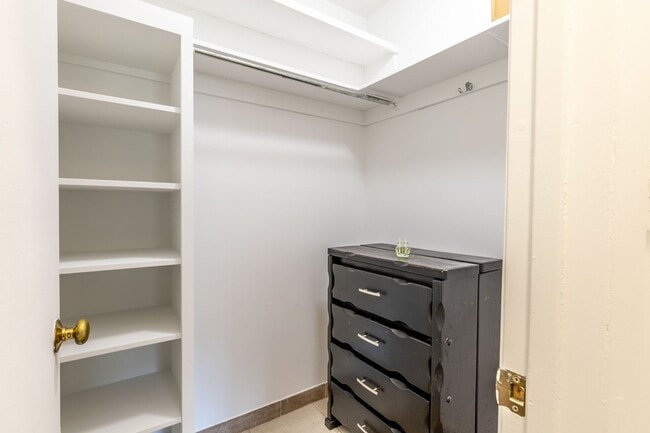 Building Photo - Cedars Court