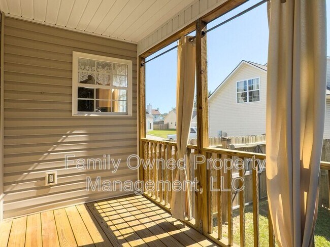 Building Photo - 170 Red Cypress Dr