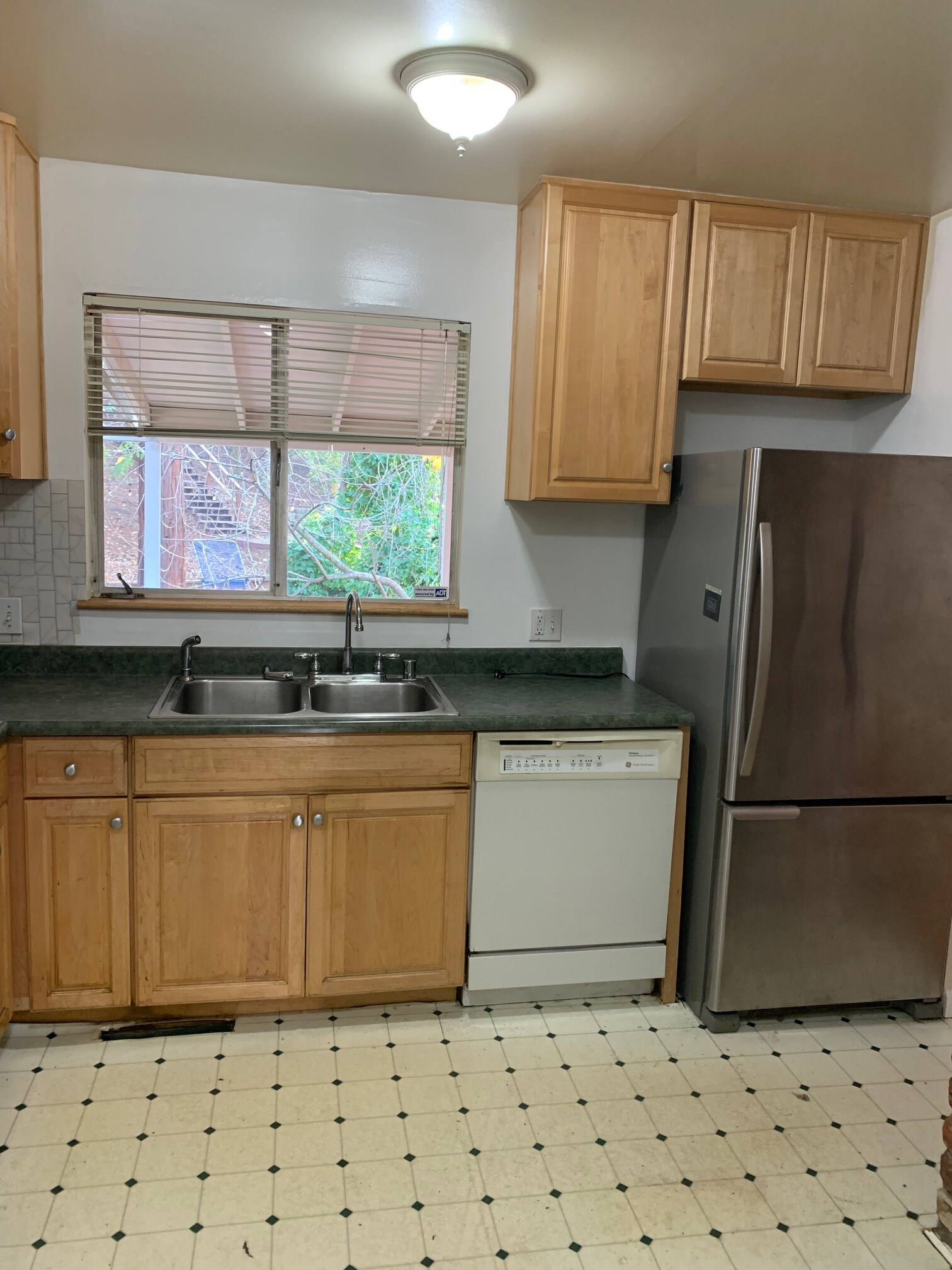 Building Photo - 3647 Walnut St