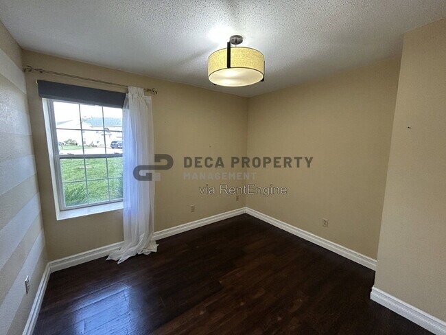 Building Photo - 4175 Whitehall Dr